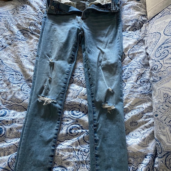 Abercrombie and Fitch high rise skinny jeans - Picture 3 of 5